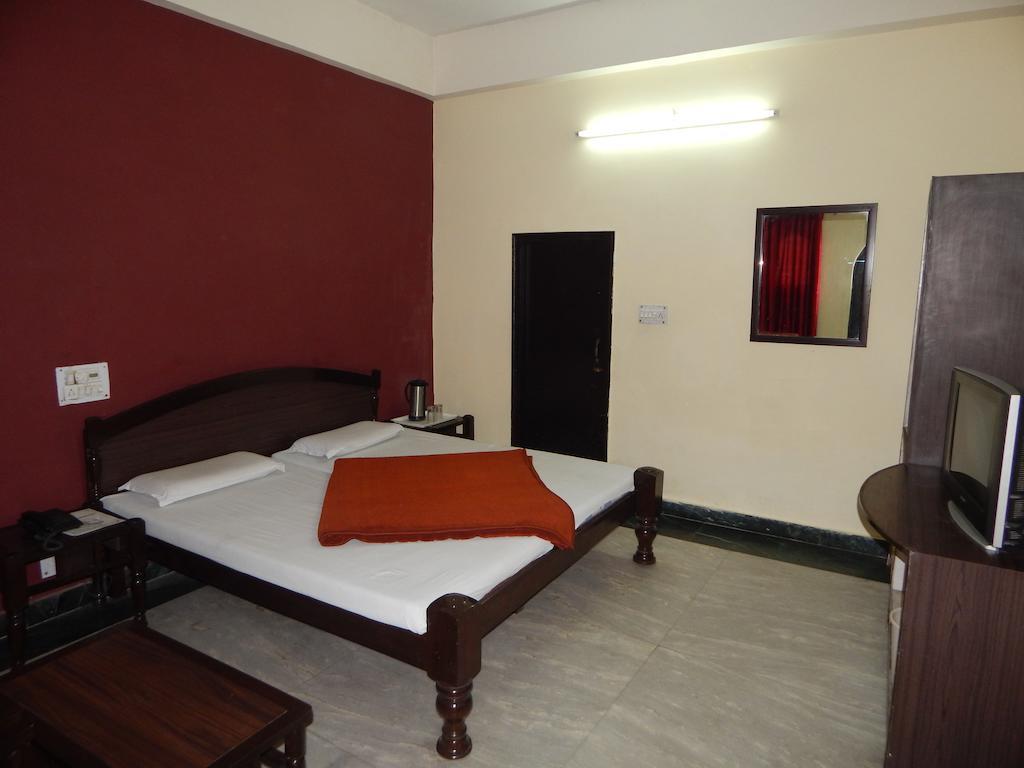 Hotel Chitra Heritage Haridwār Værelse billede